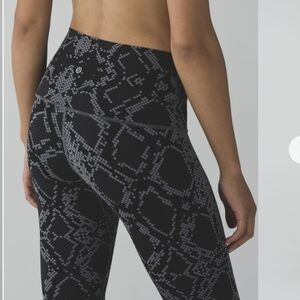 lululemon athletica Black and Gray Patterned Leggings
